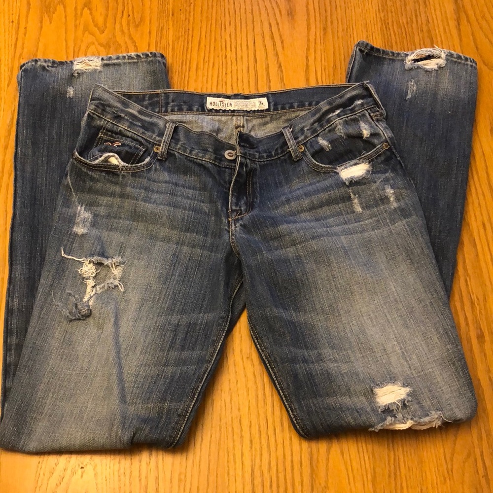 Distressed Hollister Jeans (Juniors)